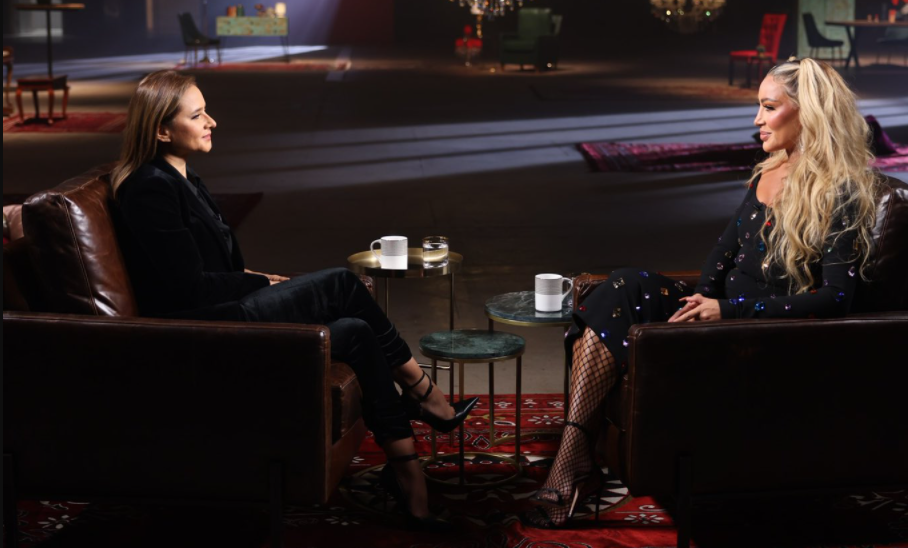 تويتر/ لحظات مؤثرة جمعت بين مايا دياب ونيللي كريم