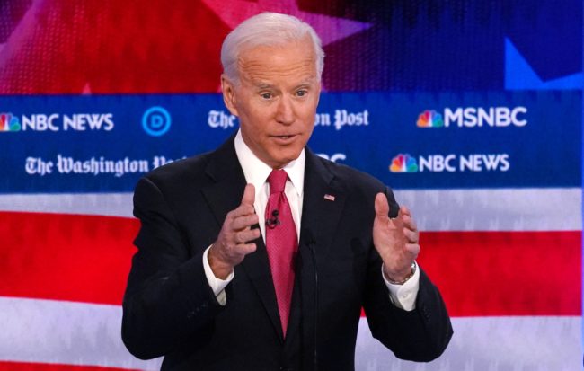 بلاد الحريات تنتهك الحريات! لماذا دول العالم الأول متناقضة مع نفسها؟