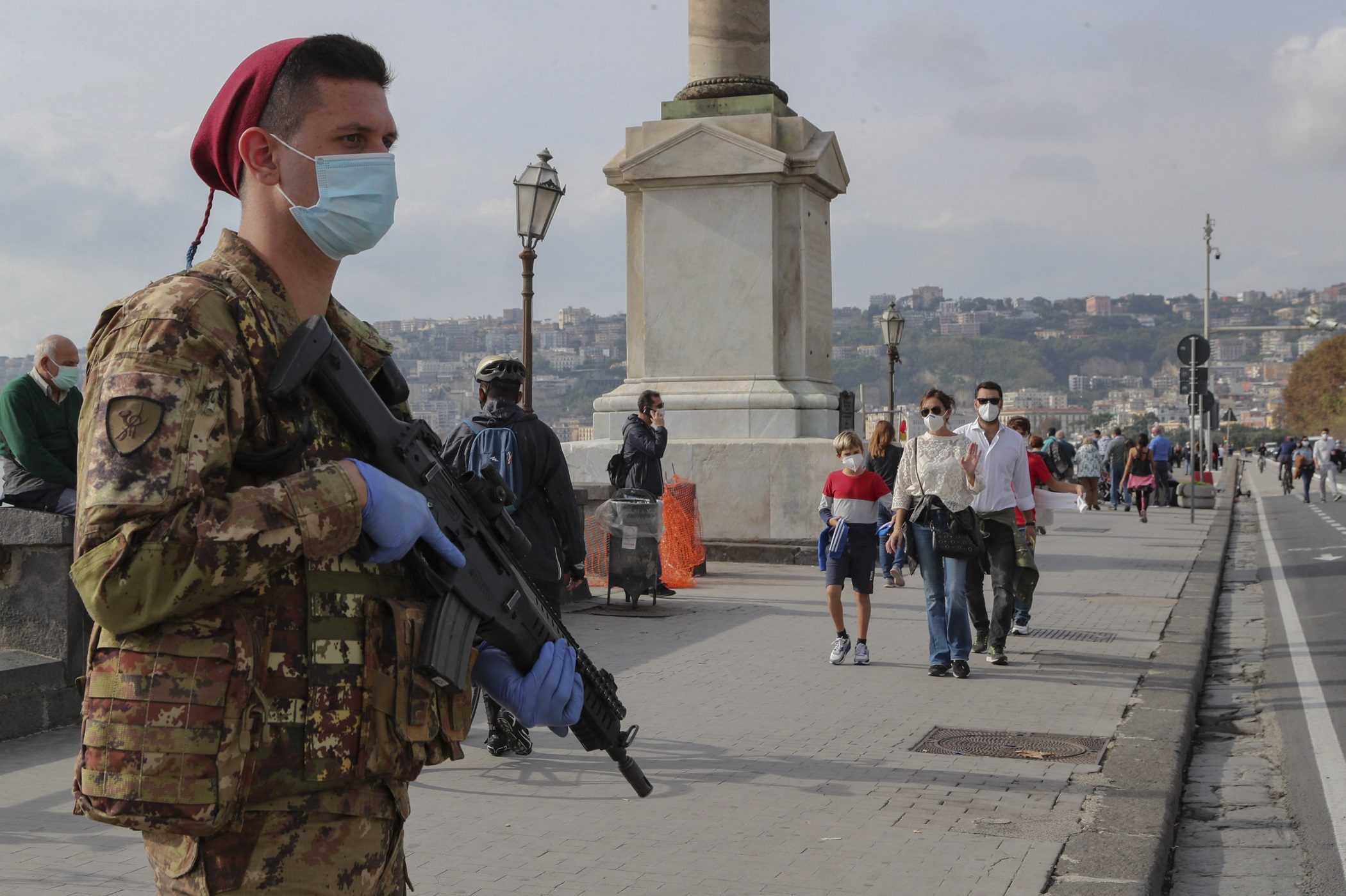 إيطاليا الجيش الإيطالي حمل السلاح