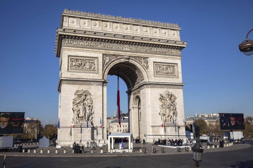 اليمين المتطرف في فرنسا باريس قوس النصر