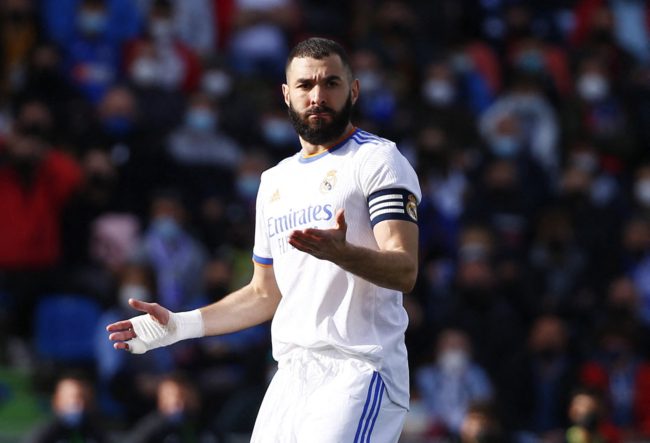 منزل بنزيمة يتعرض لسطو مسلح للمرة الثانية.. خلال مباراة أهدر فيها ركلة جزاء وخرج مصاباً