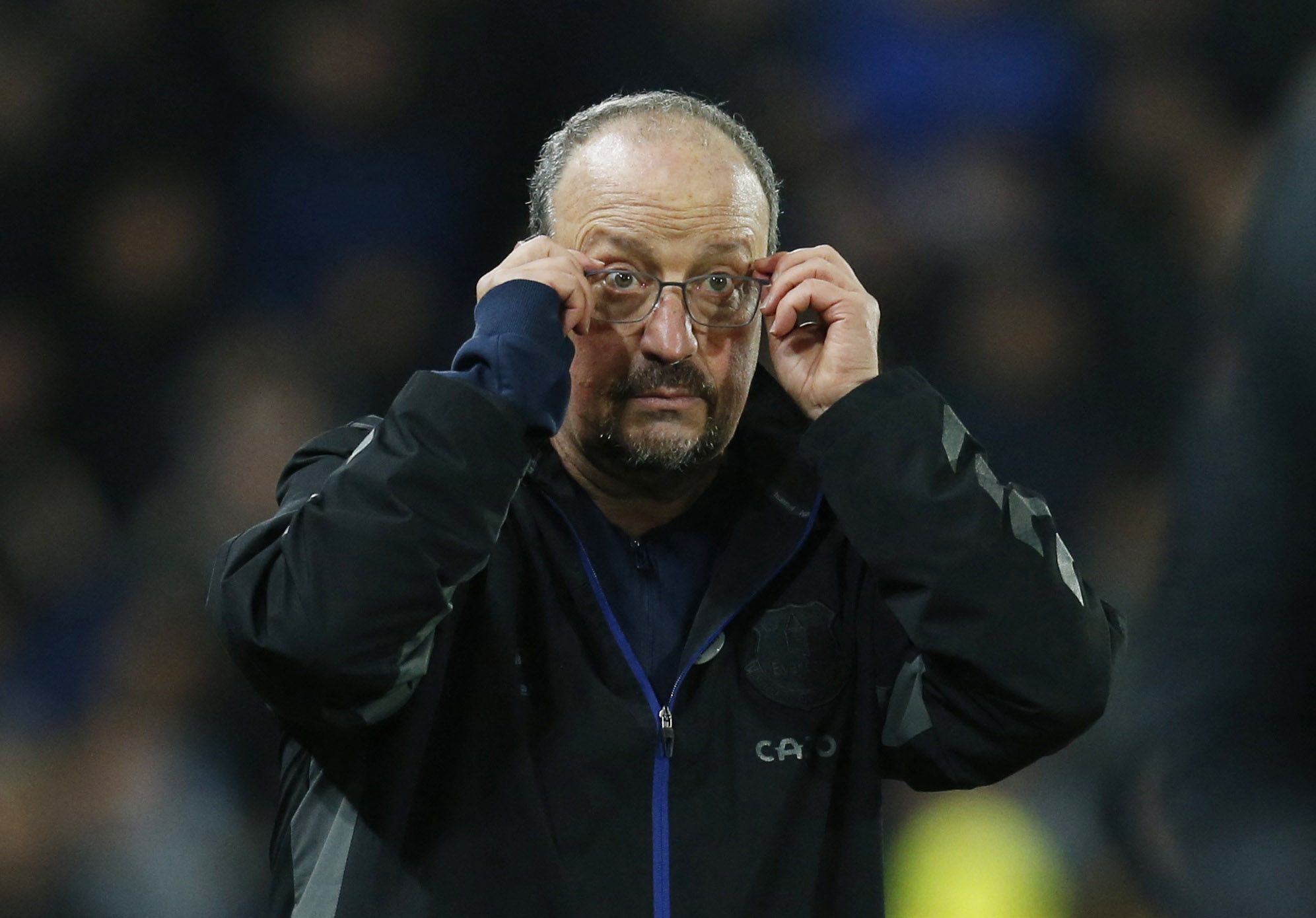 إقالة بينتيز من تدريب إيفرتون (رويترز)