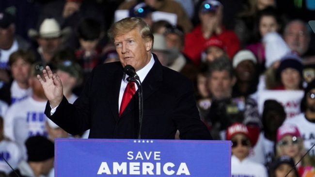 يسعى لتوسيع قاعدة مؤيديه.. ترامب يزداد تحكماً في الحزب الجمهوري ويصبح “صانع الملوك” لمرشحي مجلس الشيوخ