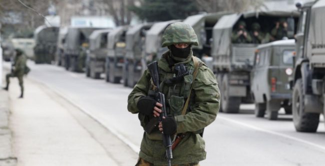 انفصاليو أوكرانيا يعلنون بدء إجلاء السكان إلى روسيا.. وكييف تكشف عن إصابات في صفوف الجيش