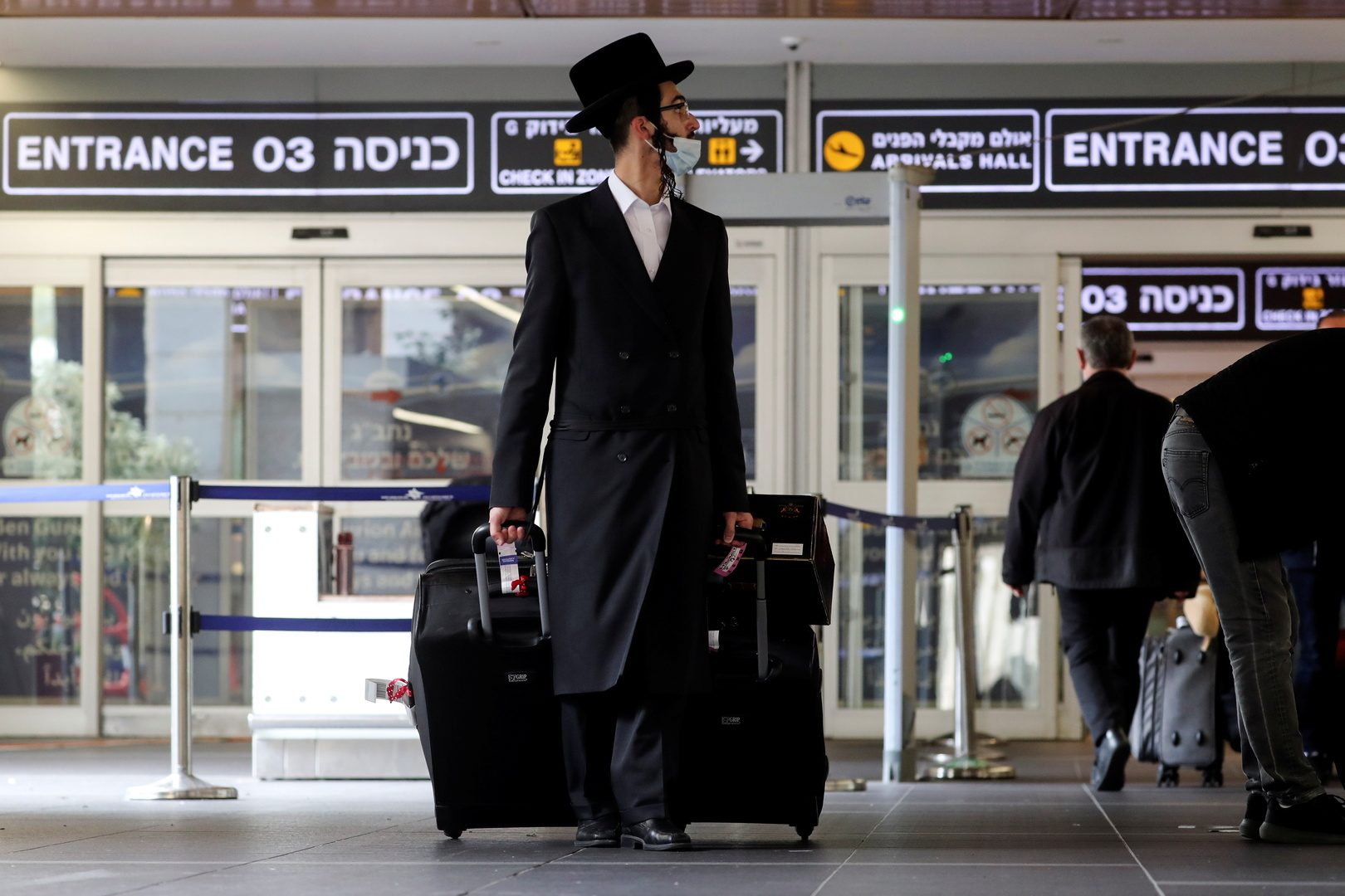 لماذا فشلت إسرائيل بالسيطرة على كورونا رغم سرعتها بالتلقيح عالمياً؟ الحريديم وانخفاض المناعة وأسباب أخرى