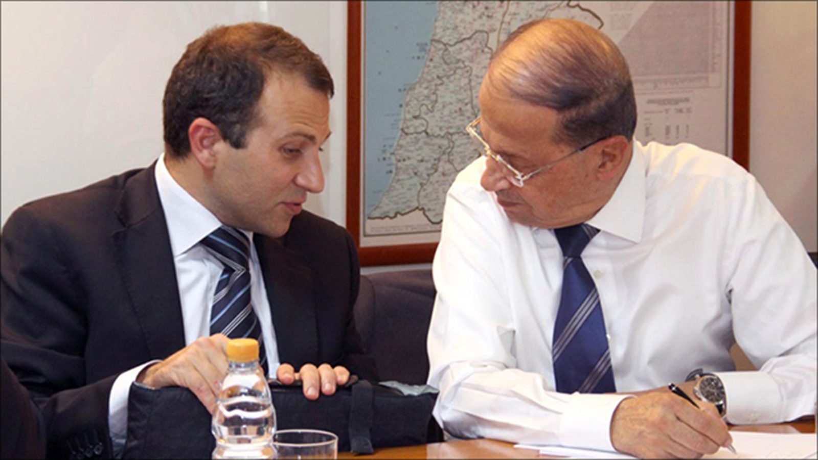 تطور المفاوضات الأمريكية الإيرانية والحفاظ على تحالف باسيل وعون.. لماذا عاد الثنائي الشيعي للحكومة؟