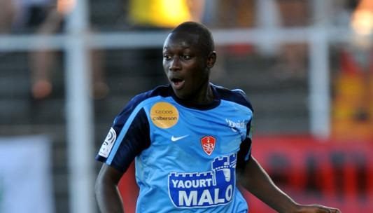اللاعب عثمان كوليبالي (رويترز)