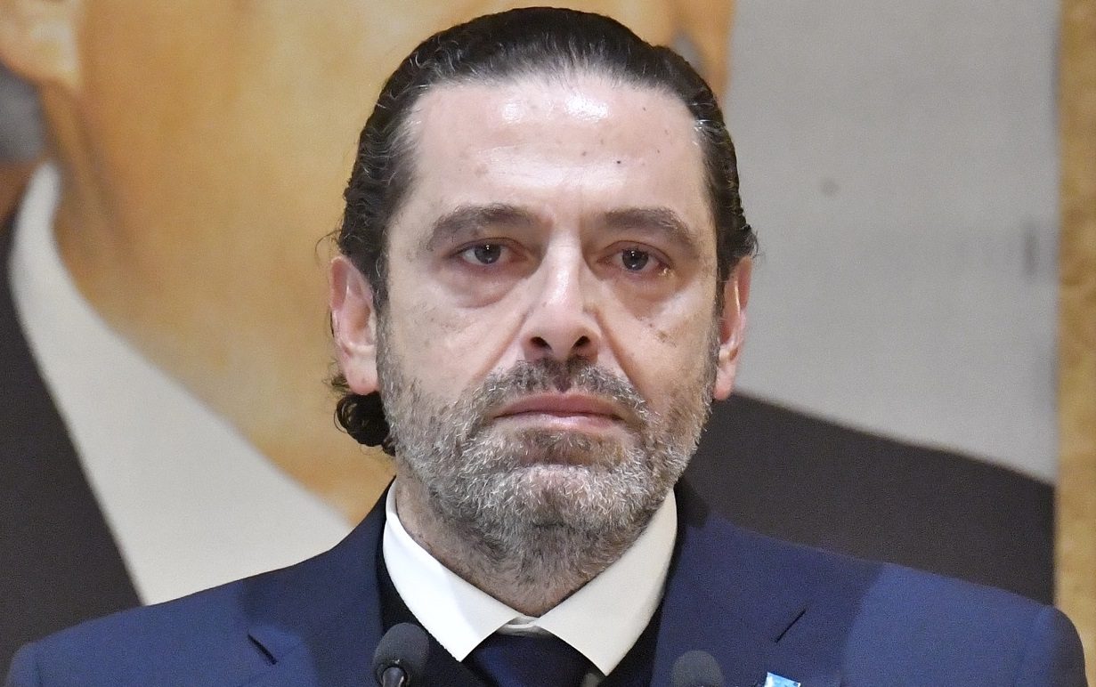 لبنانيون “غاضبون” بعد تعليق الحريري نشاطه السياسي.. خرجوا في مظاهرات وطالبوه بالتراجع