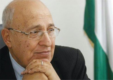 من النكبة إلى الثورة.. مراجعة لواحد من أهم مؤلفات نبيل شعث