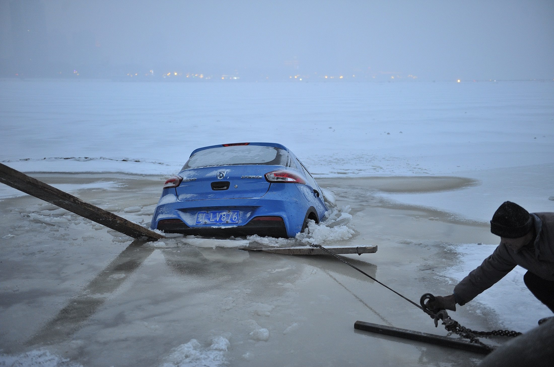 صورة سيلفي غرق سيارة