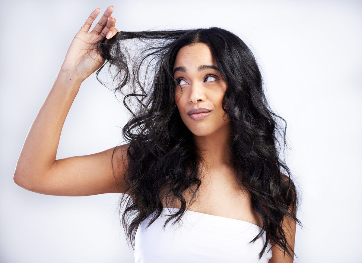 للشعر المجعد والمموج، جربي تحضير جل بذور الكتان بنفسك في المنزل.. فوائده ونتائجه مذهلة!