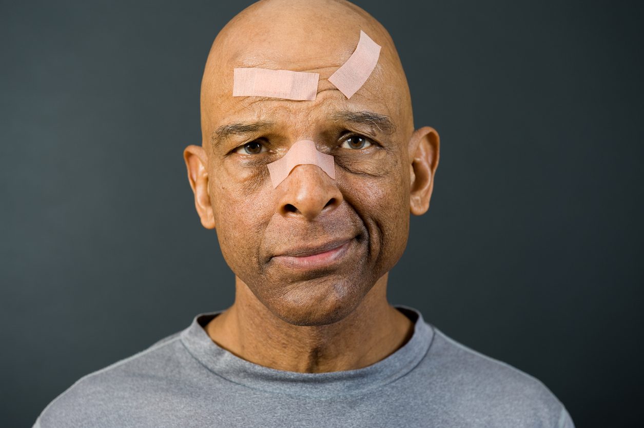 iStock/ قصة اختراع لصقات الجروح