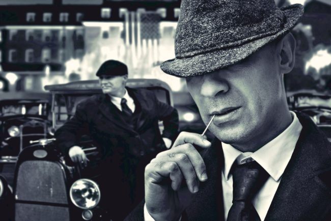 الضرائب والنساء وجوجل ستريت.. أغرب طرق القبض على زعماء المافيا