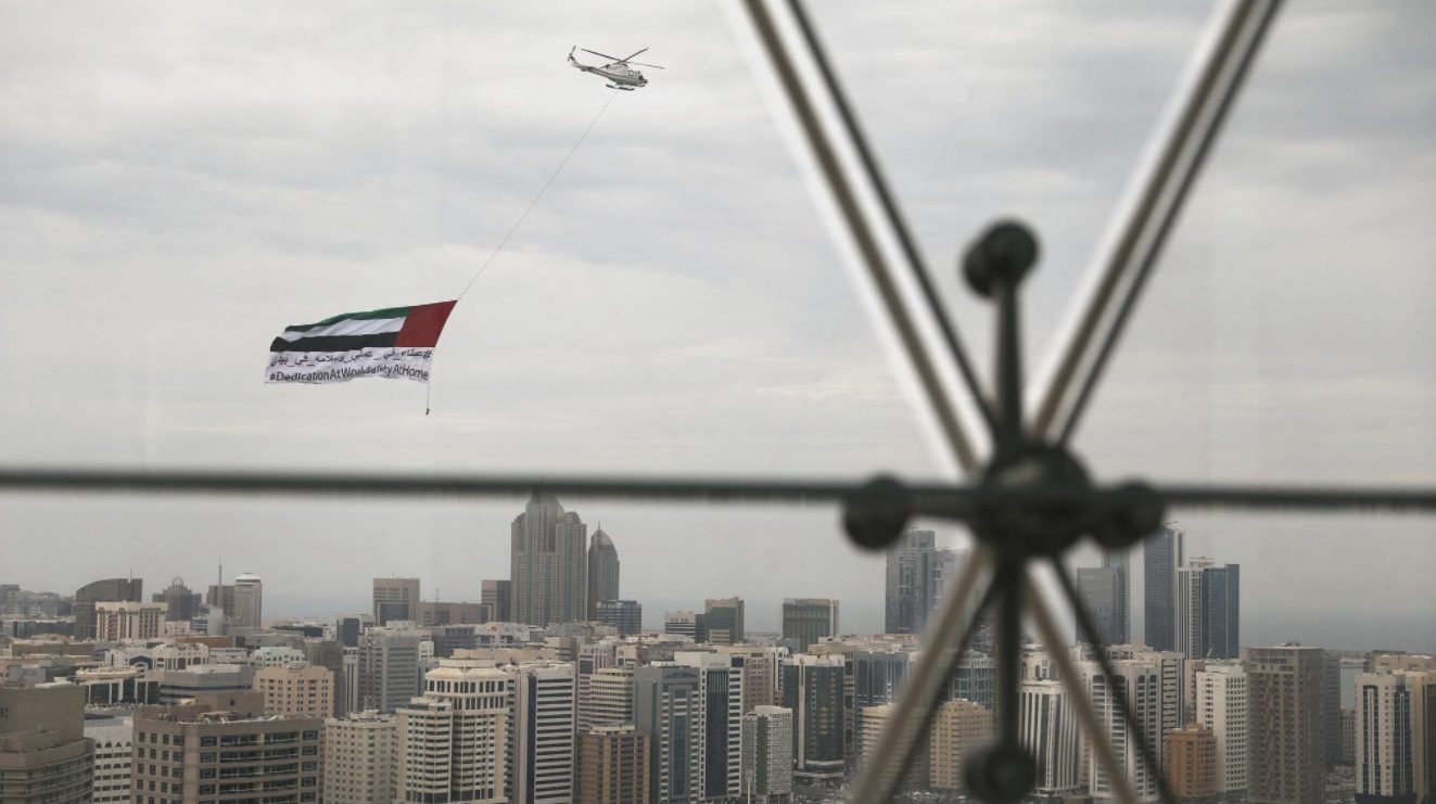 تقارير عن اضطراب في مواعيد وصول الطائرات إلى مطار أبو ظبي بعد القصف الحوثي/ رويترز