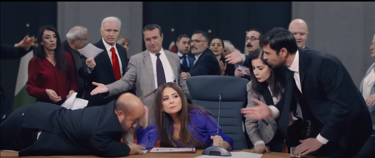 يوتيوب/ أغنية كارول سماحة "فوضى"