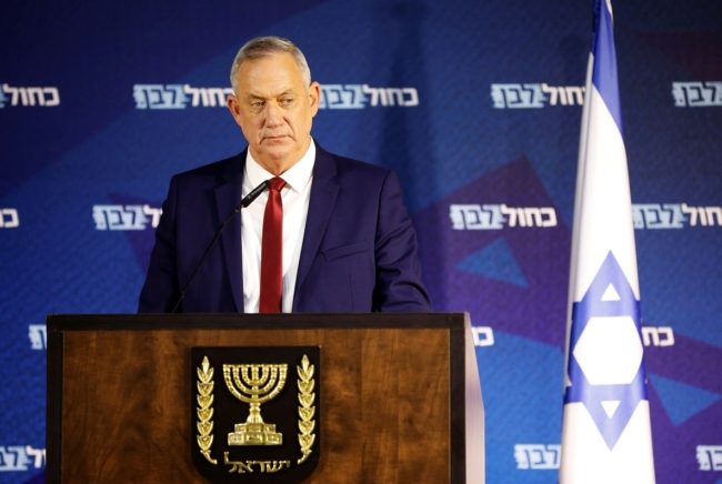 وزير دفاع تل أبيب يصل البحرين على متن “طائرة الرئيس السادات”.. فكيف وصلت لسلاح الجو الإسرائيلي؟