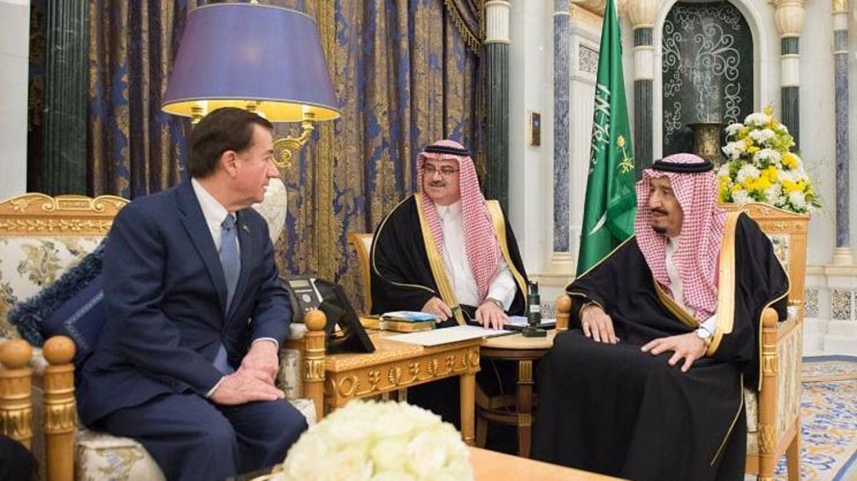 قدّم “خدمات جليلة” لمصر والسعودية.. قصة السيناتور الأمريكي الذي “اشترى” دعم نواب بالكونغرس لصالح البلدين