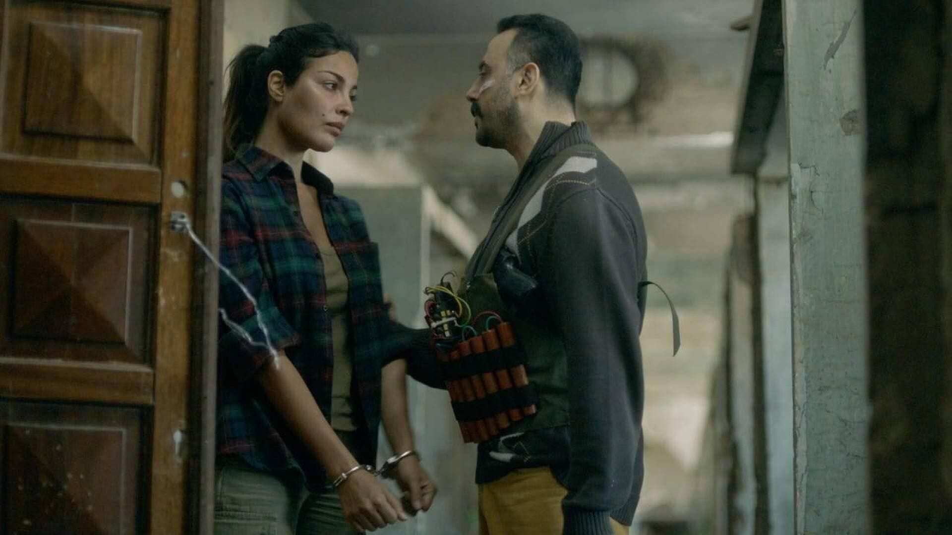 Social Media/ نادين نجيم وقصي خولي