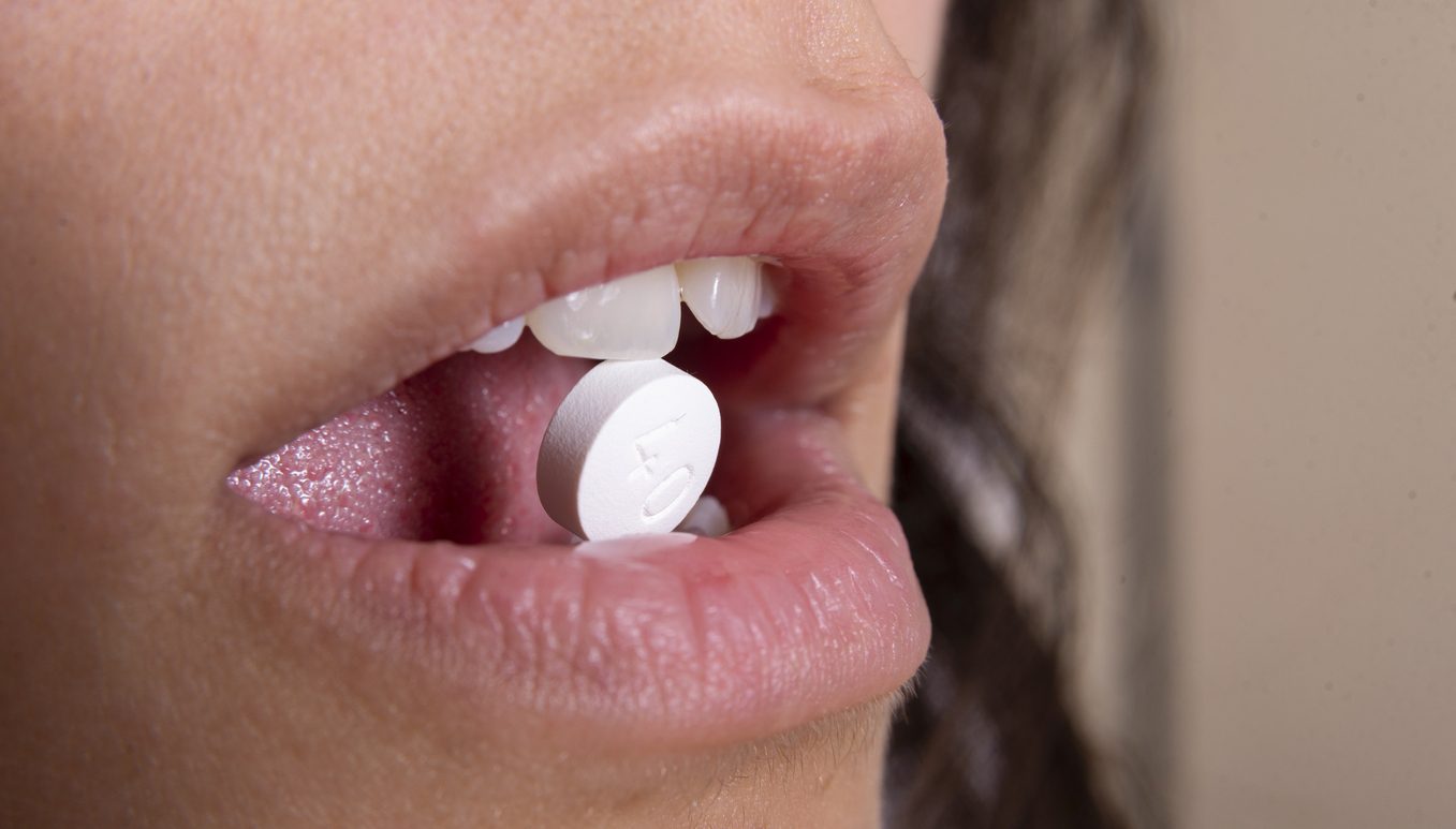 iStock/ تنظيف الأسنان وعلاقة فيتامين D