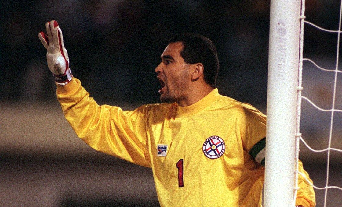 تشيلافيرت أحد أشهر حراس المرمى الهدافين (رويترز)