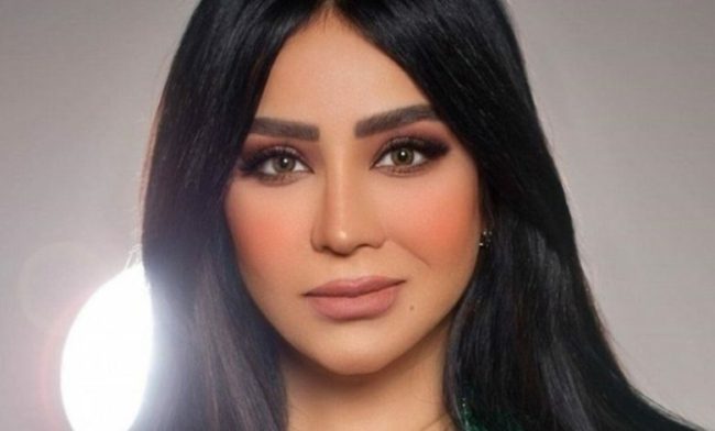 لجين عمران تخطف الأنظار بزي “نجدي” سعودي على السجادة الحمراء