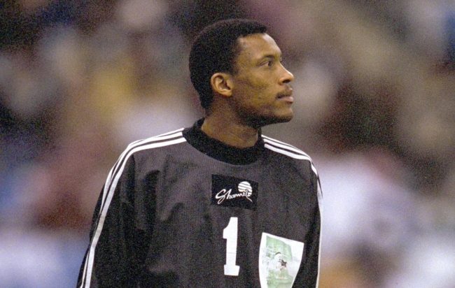 فيديو محمد الدعيع مع الفنانة نوال يثير جدلاً واسعاً.. الحارس السعودي حذفه وهاجم منتقديه