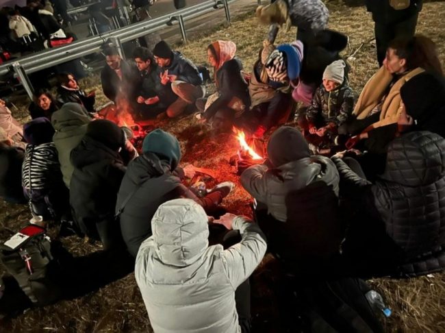 مصر والمغرب والجزائر.. كيف تعاملت البلاد العربية مع مواطنيها العالقين في أوكرانيا؟