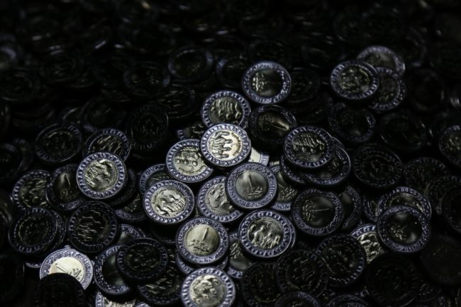 هل ينقذ تعويم الجنيه الاقتصاد المصري من أزمته غير المسبوقة؟