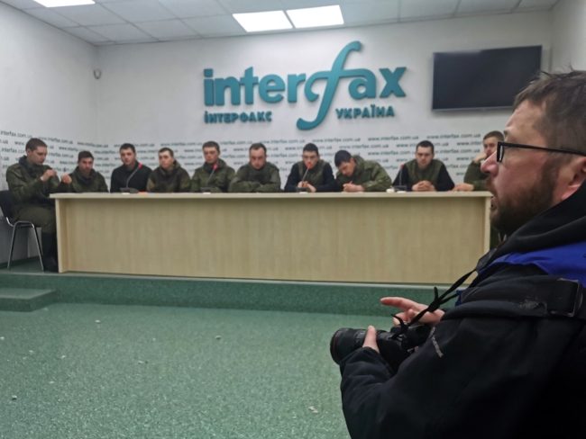 بينهم جنود حوصروا بـ”جزيرة الأفعى”.. أول عملية تبادل أسرى كاملة بين روسيا وأوكرانيا