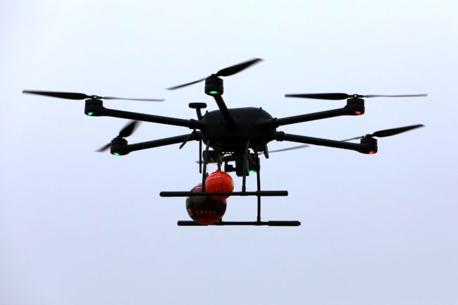 قادرة على حمل 300 كيلوغرام من مواد البناء.. الصين تستبدل الخيول بطائرات مسيرة للوصول إلى الجبال (فيديو)