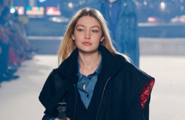 “أوكرانيا وفلسطين تعانيان نفس الشيء”.. جيجي حديد ستمنح عائداتها من أسبوع الموضة لضحايا بالبلدين