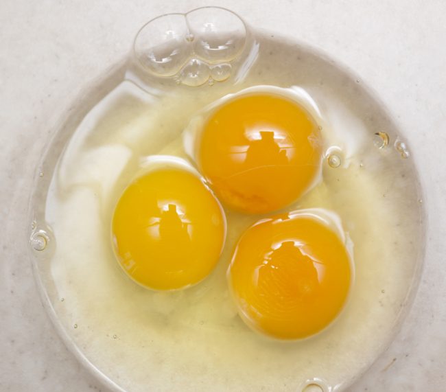 لتستمتع بطبق لذيذ ومطهو بشكل جيد.. تجنب هذه الأخطاء عند تحضير البيض المقلي