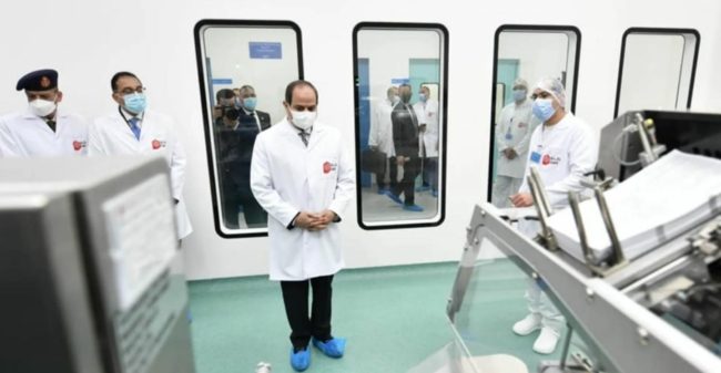 قضوا على “الوزارة والنقابة” واحتكروا صناعة الدواء.. كيف سيطر العسكريون على قطاع الصحة المصري؟