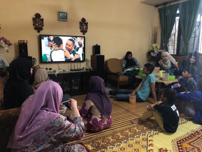 رمضان بين العبادة والاستهلاك.. مَن حوّل الشهر الفضيل إلى “موسم ترفيهي”؟