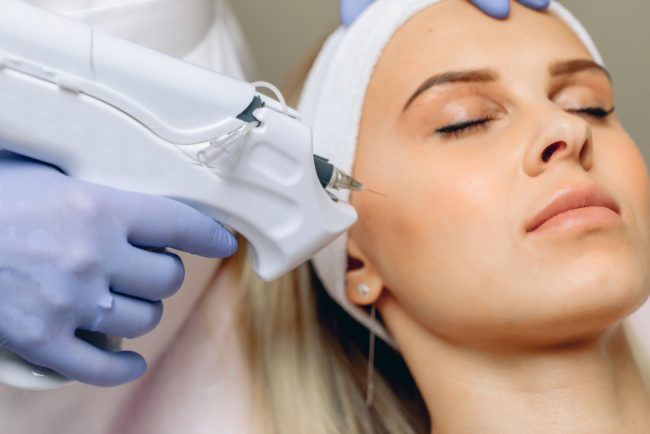 بعيداً عن هوس الجمال والموضة.. الفيلر والبوتوكس أكثر من مجرّد تجميل!