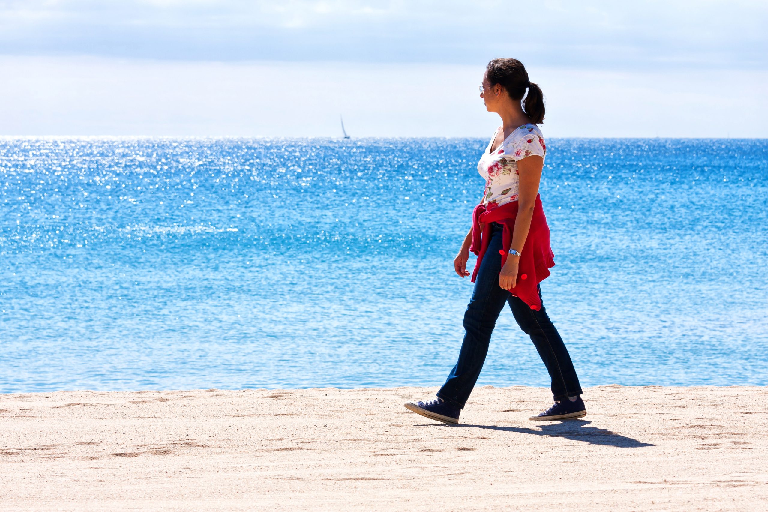 Shutterstock/ أهمية التأمل عند المشي