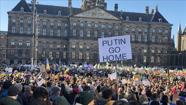 دول أوروبية تطرد 42 دبلوماسياً روسياً.. اتهمتهم بـ”تهديد الأمن القومي” والتجسس