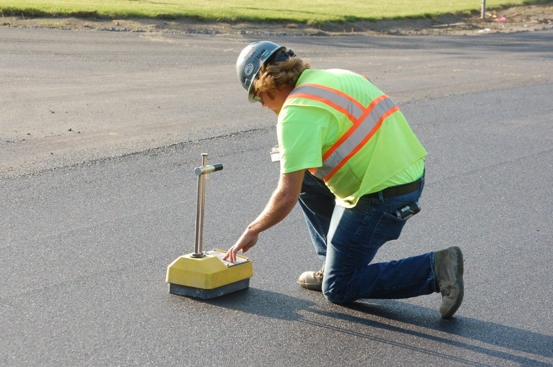 جهاز يحتوي مواد مشعة/ أرشيف٠ رويترز