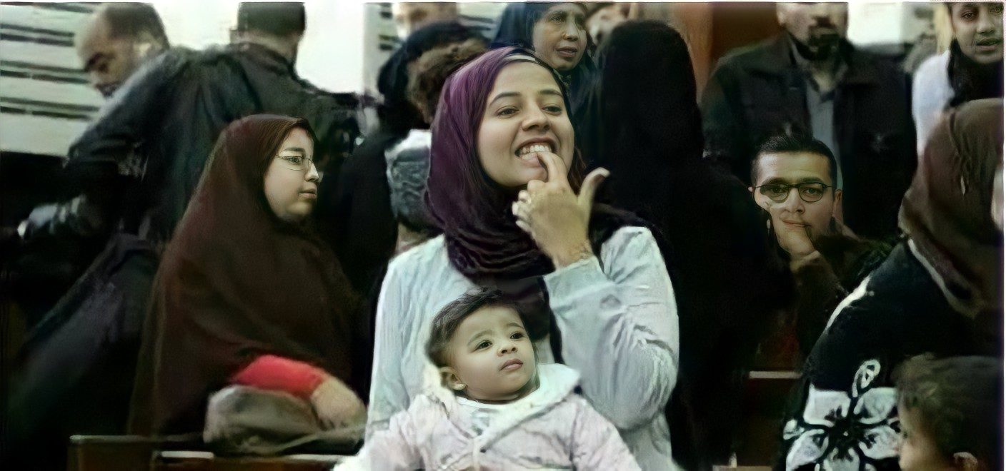 أطفال لم يقابلوا آباءهم منذ ولادتهم وفتيات انفصلن عن أزواجهن.. أزمات تلاحق المعتقلين في مصر