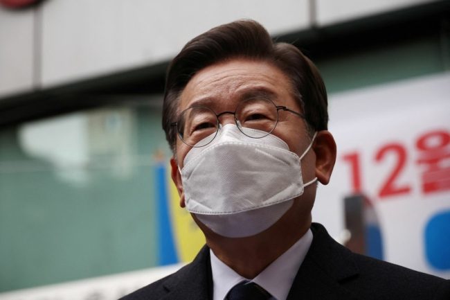 الرجل الذي يؤيد قصف كيم جونغ يفوز بانتخابات كوريا الجنوبية.. يرفض سياسة المفاوضات مع الجارة الشمالية