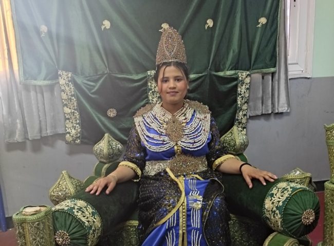 الأطفال نجوم العشر الأواخر بالمغرب.. عرائس ليلة القدر يرتدين الملابس التقليدية ويُزيَّن مثل العرائس احتفاء بصيامهن الأول