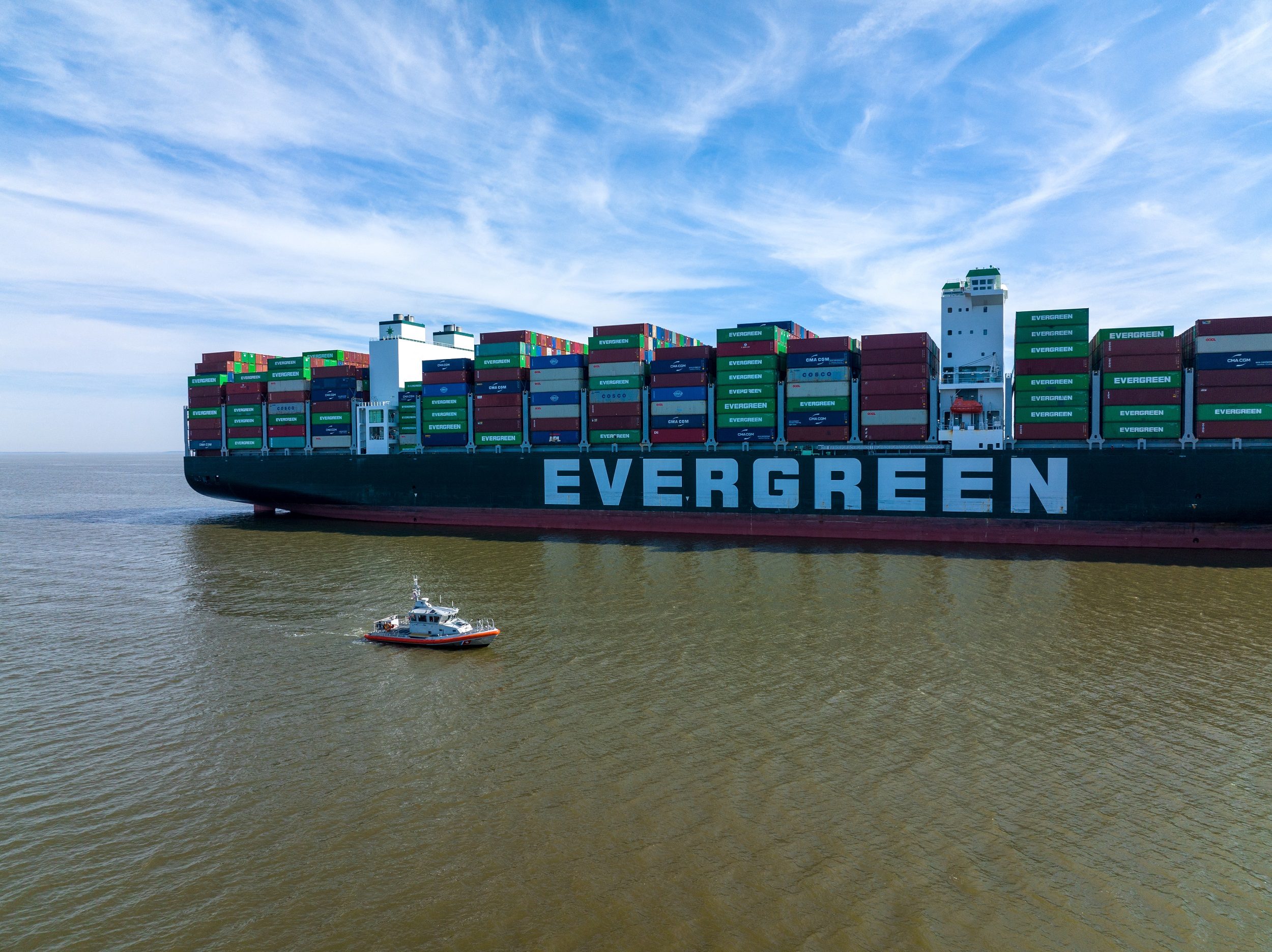 خليج المكسيك سفينة عالقة