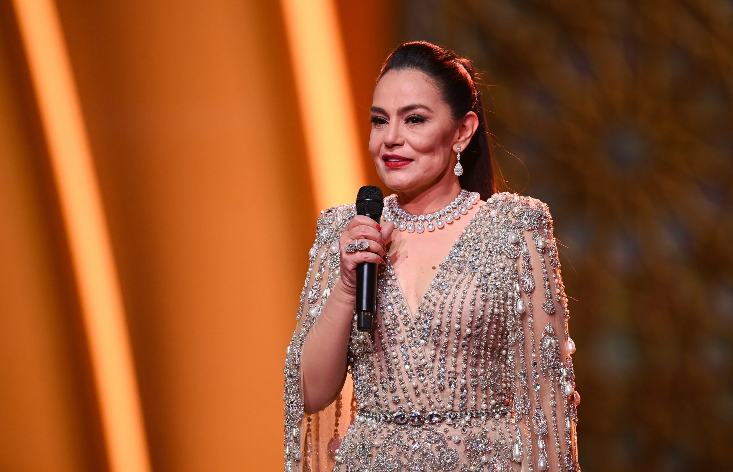 فستان شريهان في حفل قرعة كأس العالم بقطر