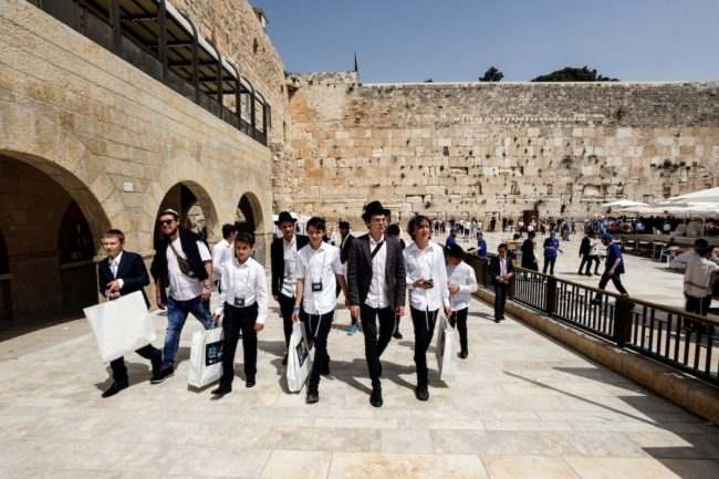 مستوطنون يقتحمون الأقصى في ذكرى “النكبة”.. نفذوا جولات استفزازية تحت حماية شرطة الاحتلال