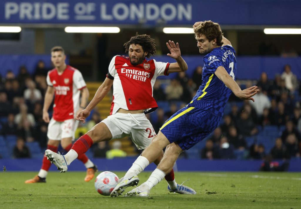 محمد النني خلال مباراة أرسنال وتشيلسي (رويترز)