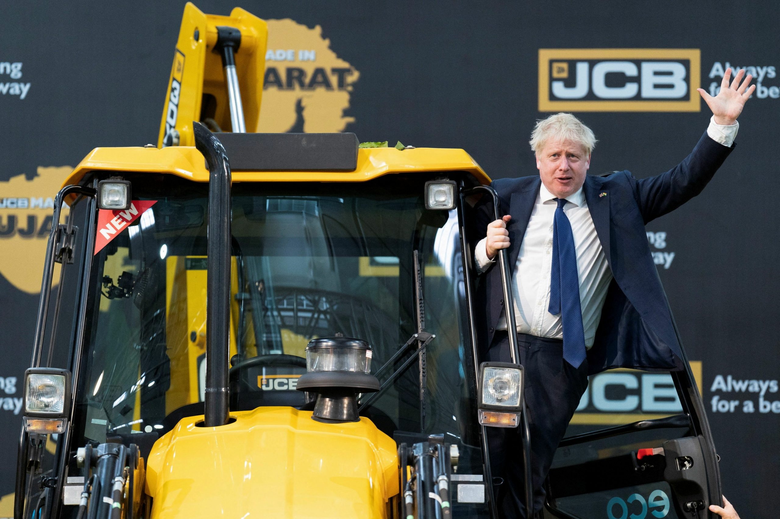 زيارة جونسون لمصنع JCB في الهند/رويترز