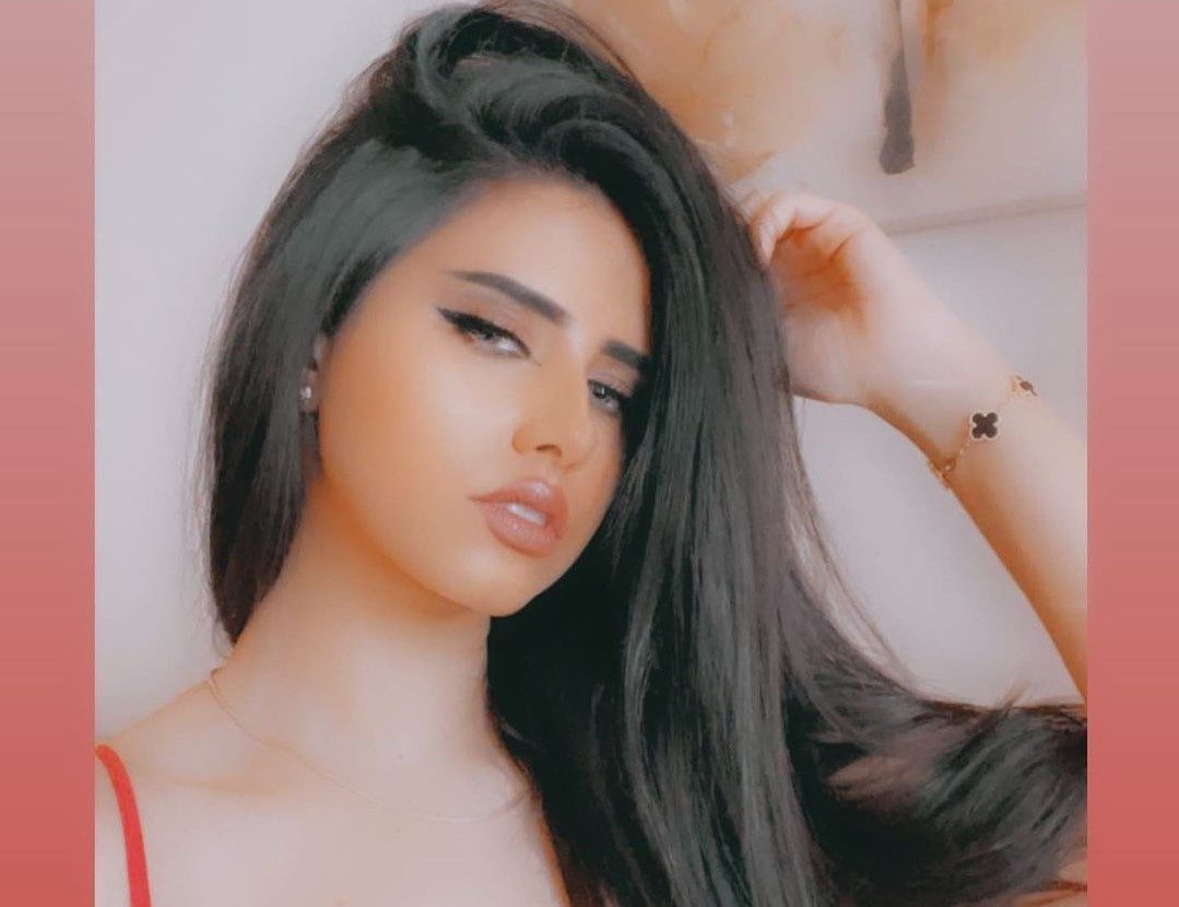 مودل آش/ منصات التواصل