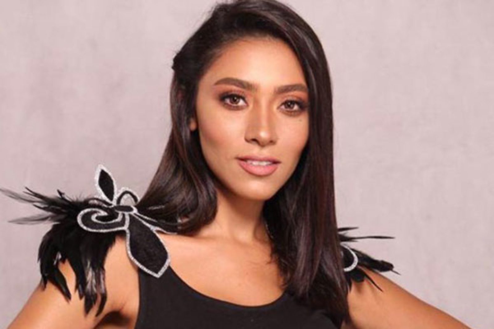 المطربة زيزي عادل تعتزل الغناء: “عايزة أموت وربنا راضٍ عني”..   قالت إنها لم ترتدِ الحجاب بعد