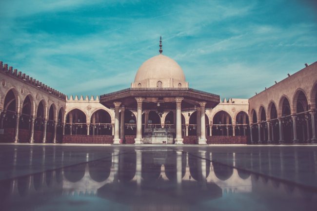 أول محكمة للمسلمين في مصر.. قصّة جامع عمرو بن العاص، ثاني أقدم الآثار الإسلامية