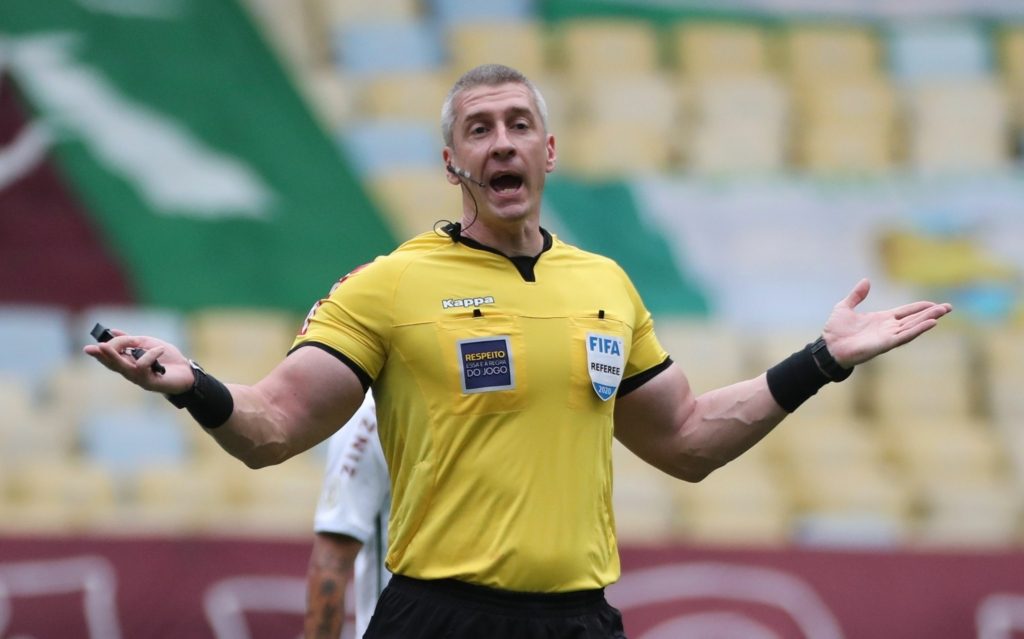 أندرسون دارونكو يصفه البعض بأنه أقوى حكم في العالم (رويترز)